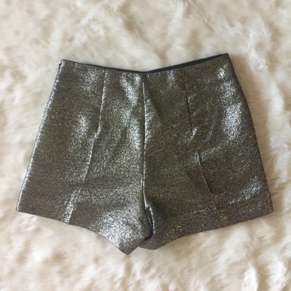 DVF Gold Metallic Simca High Rise Mini Sorts, 4 - Picture 5 of 8